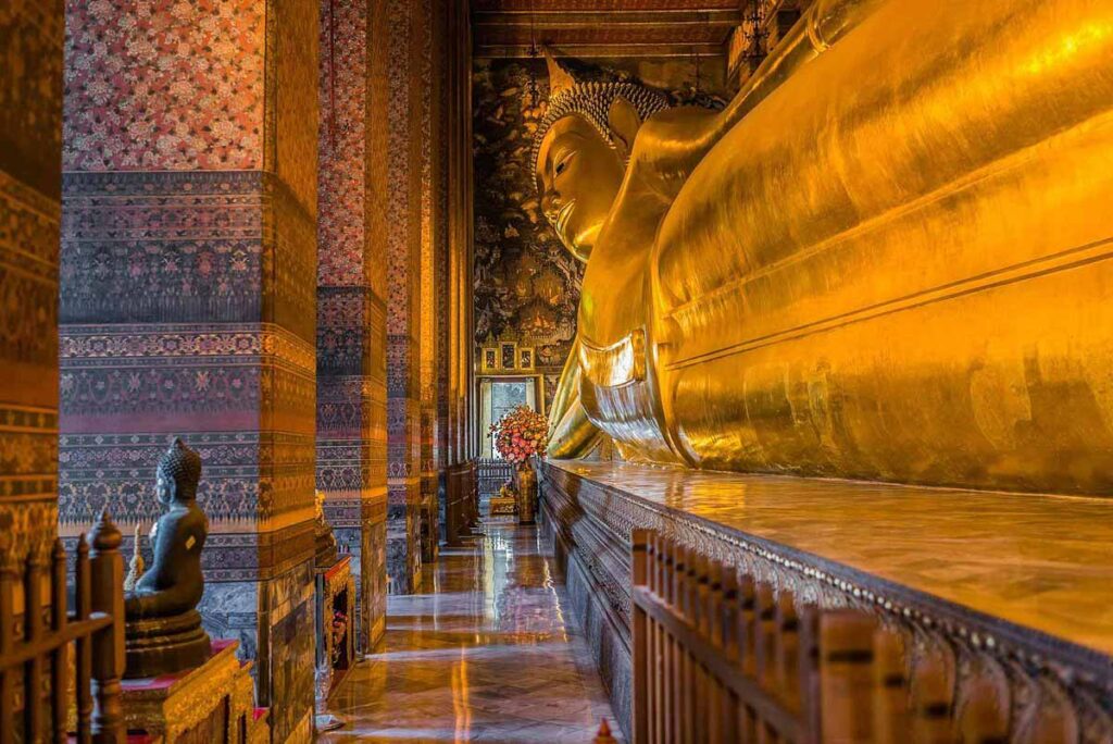 Wat Pho et sa Statue du Bouddha Couché Bangkok